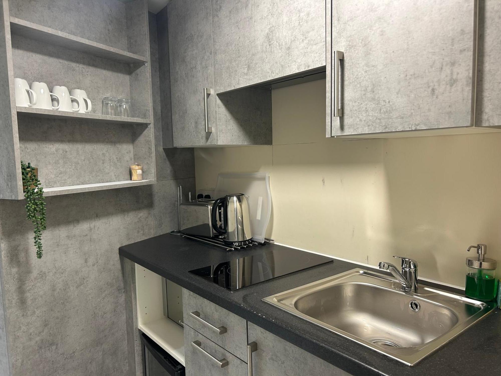 Cozy Studio Near To Tube Station Редбридж Экстерьер фото